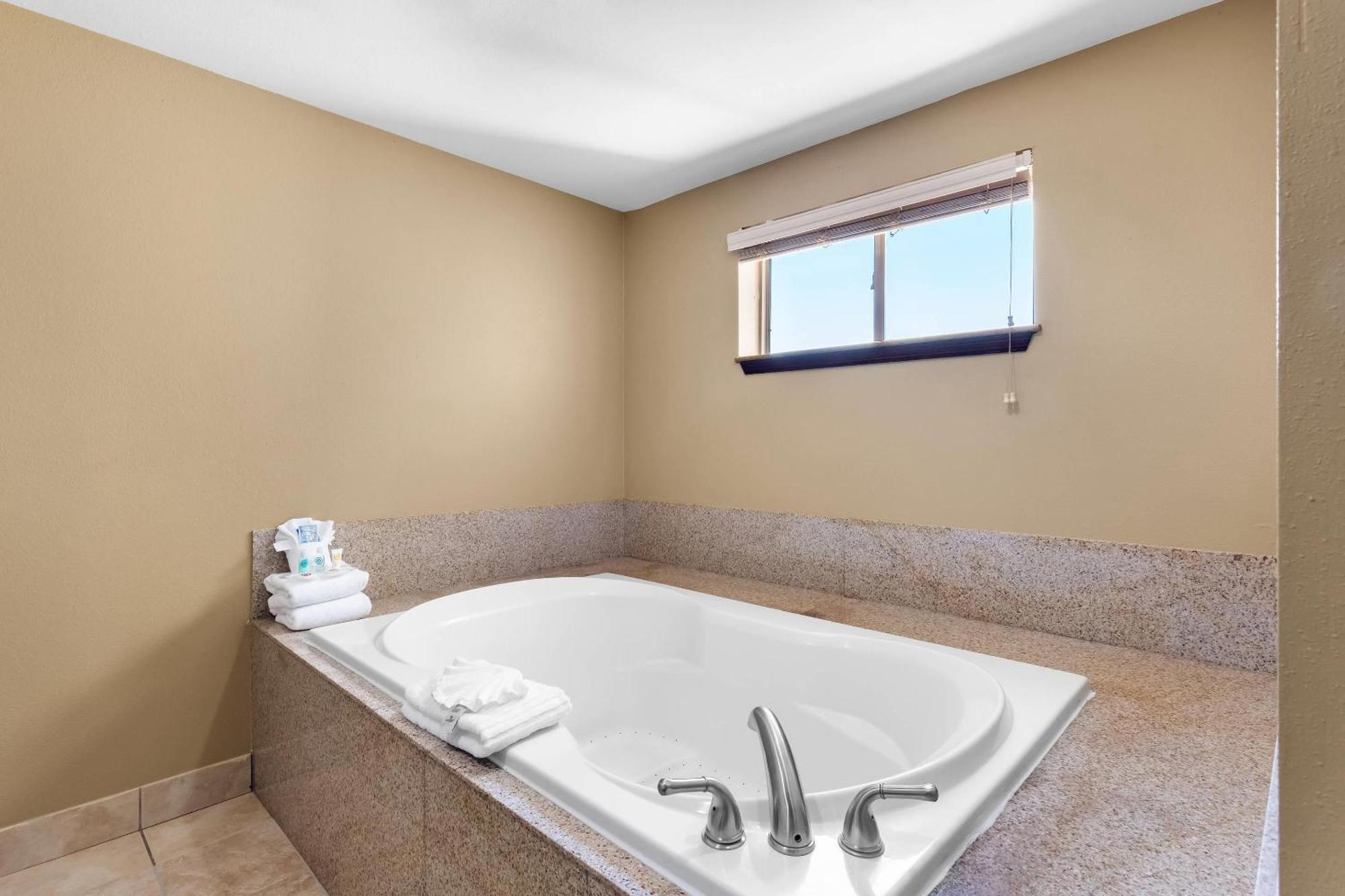 Comfort Suites Yukon - Sw Oklahoma City Extérieur photo