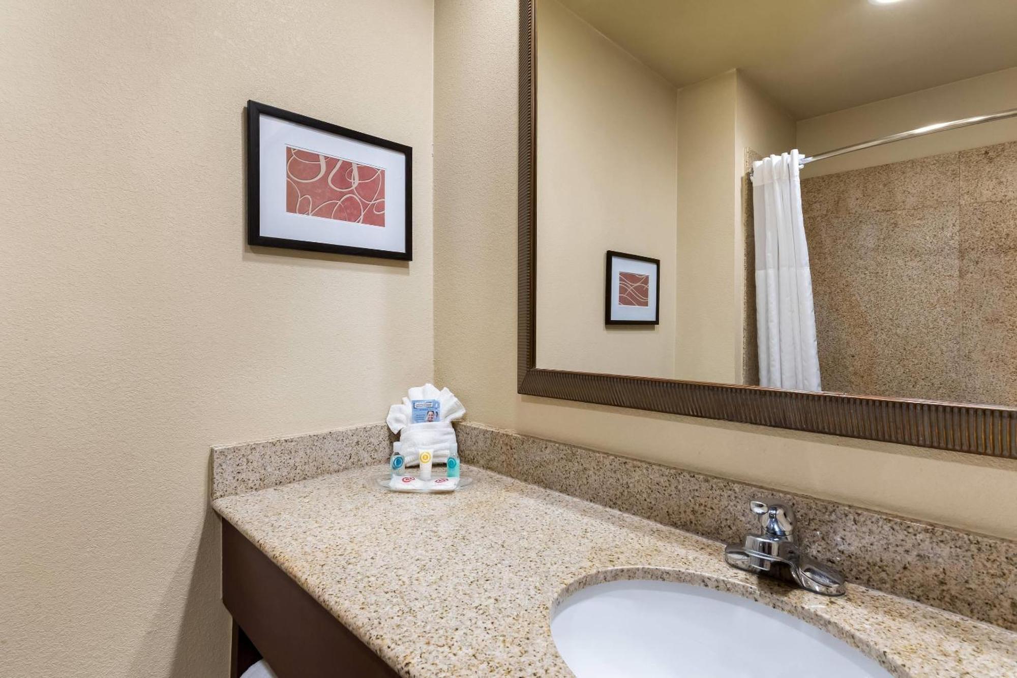 Comfort Suites Yukon - Sw Oklahoma City Extérieur photo